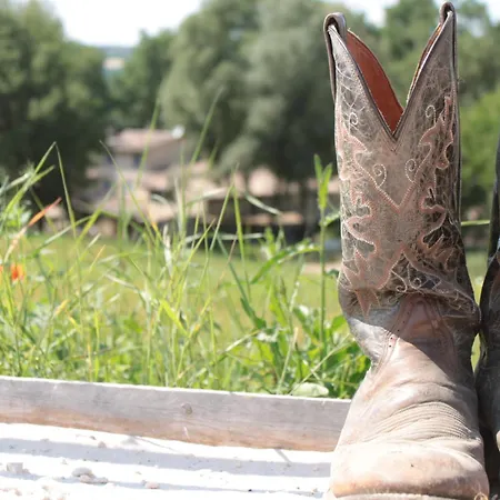 Radius Horse Ranch Bed & Breakfast *